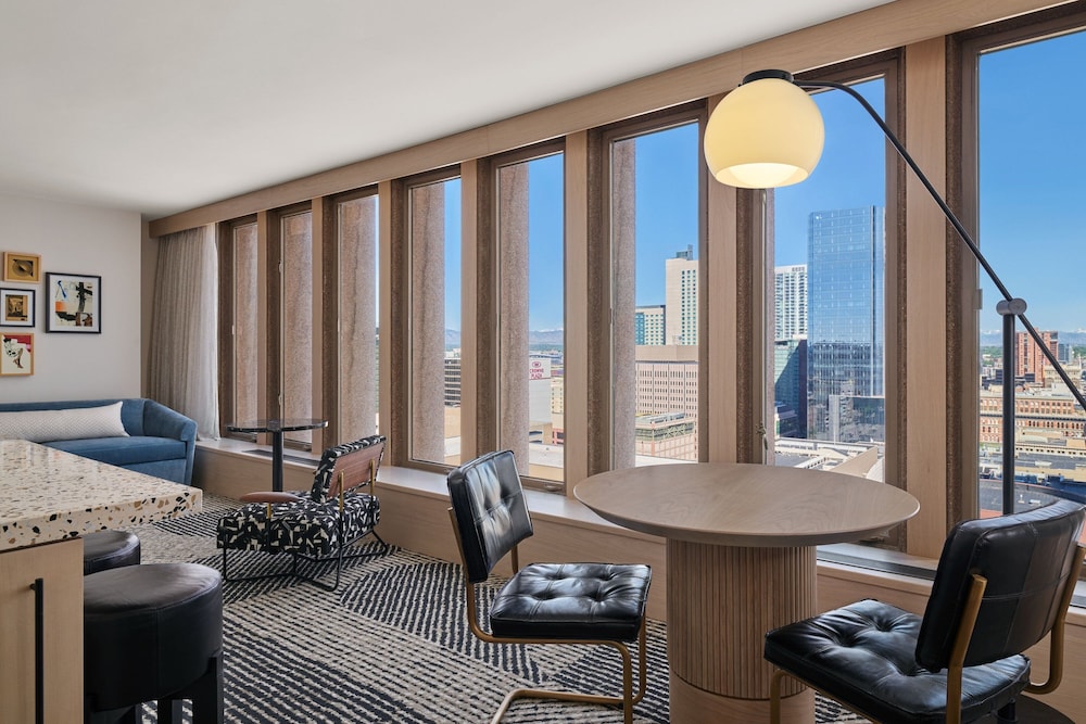 Executive Suite, 1 Bedroom, Corner photo 2