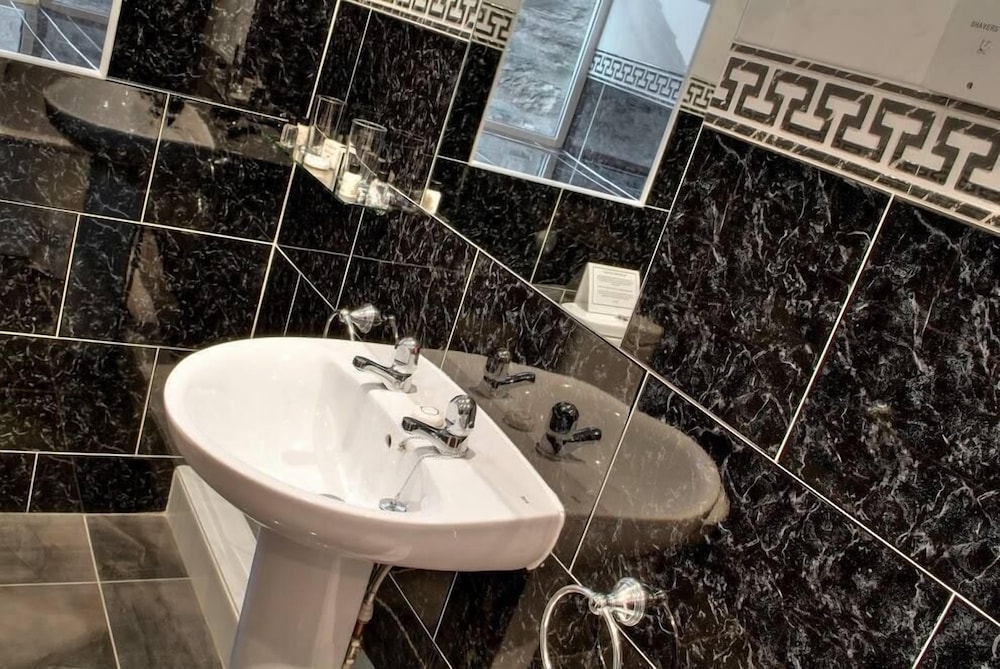 Standard Double Room - Photo 6