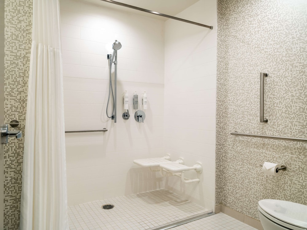 Suite, 1 King Bed, Accessible (Roll-In Shower) - Photo 5