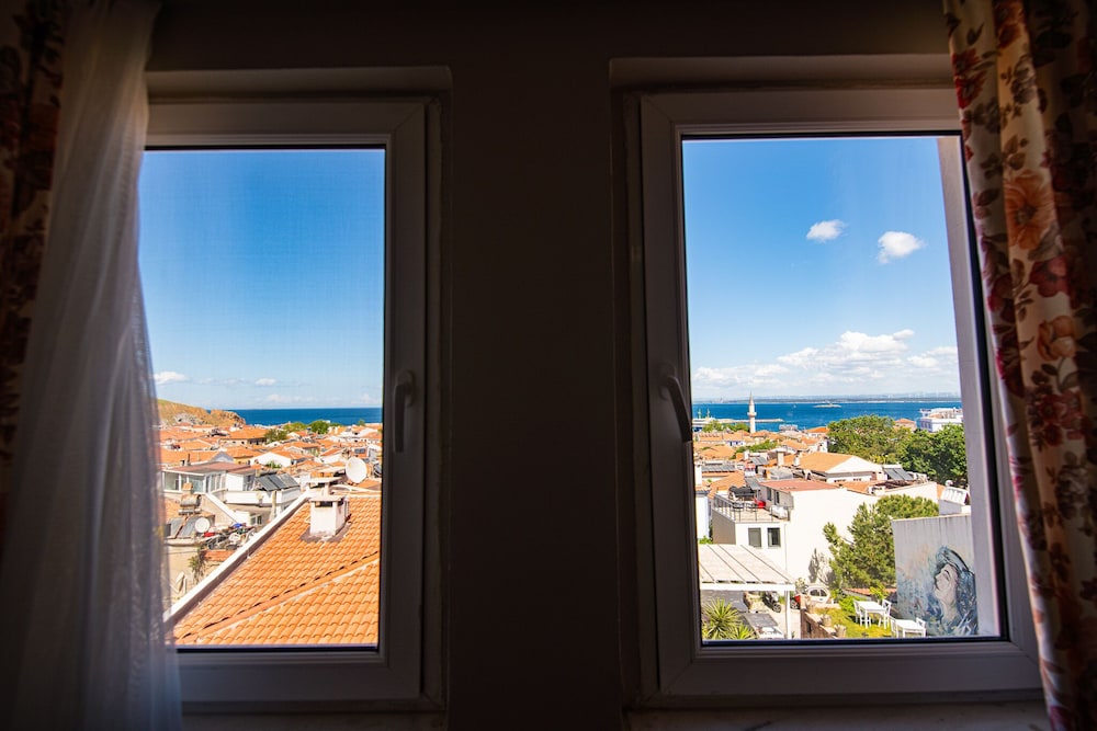 Deluxe Triple Room, Sea View photo 2