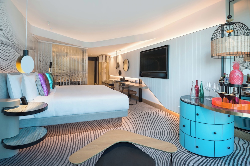Deluxe Room, 1 King Bed, River View