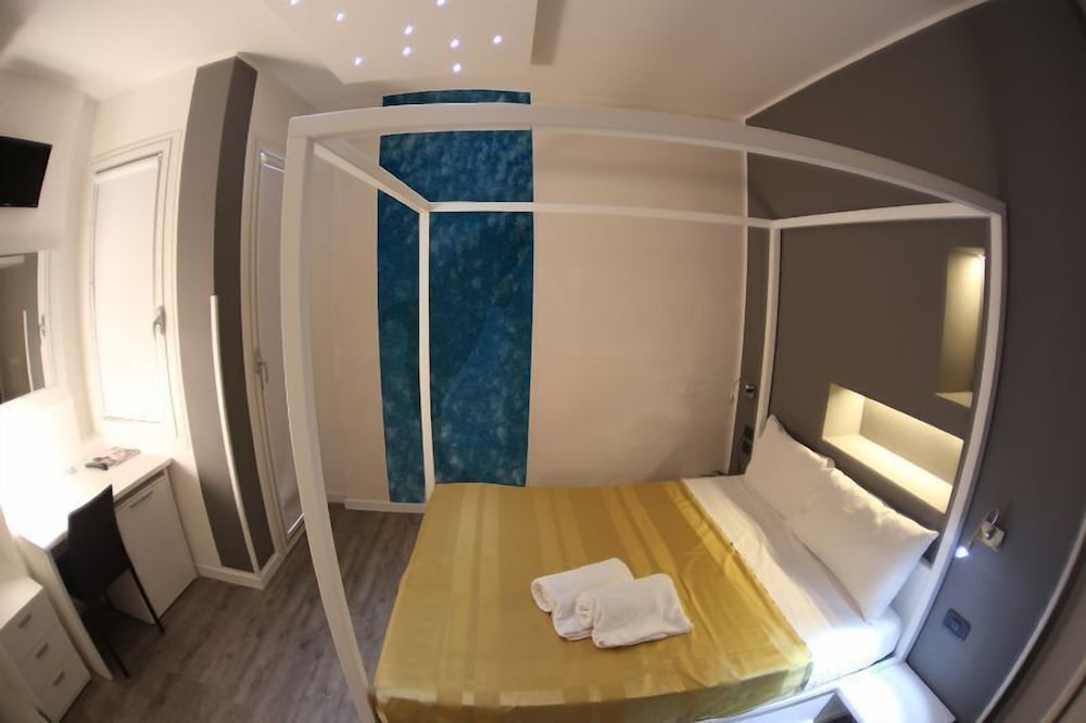 Deluxe Suite (2 Adults + 3 Children) - Photo 3