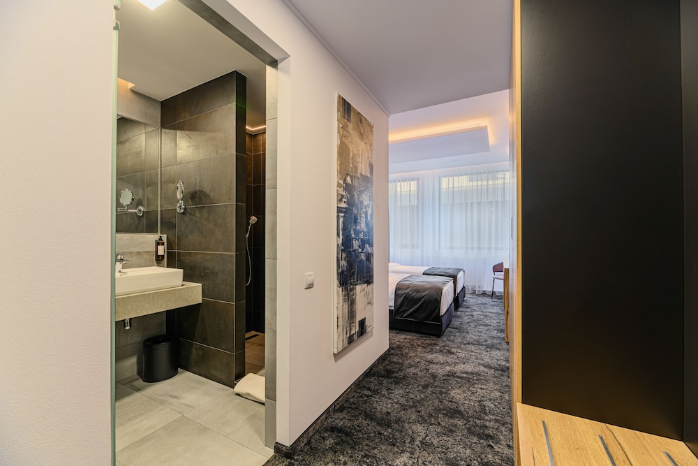Business Superior Room - Photo 3