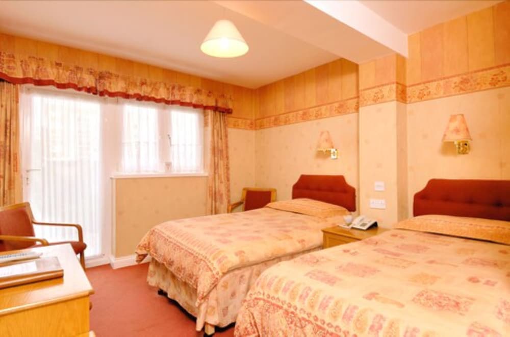 Twin Room - Photo 1