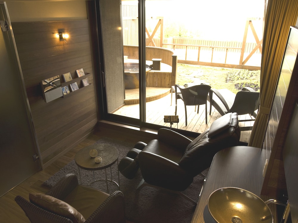 Japanese Western Style Room with Private Open-Air Bath (Non Smoking) - Photo 11