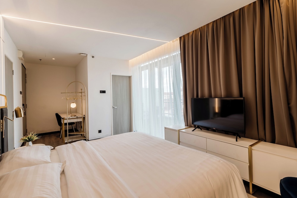 Deluxe Room - Photo 7