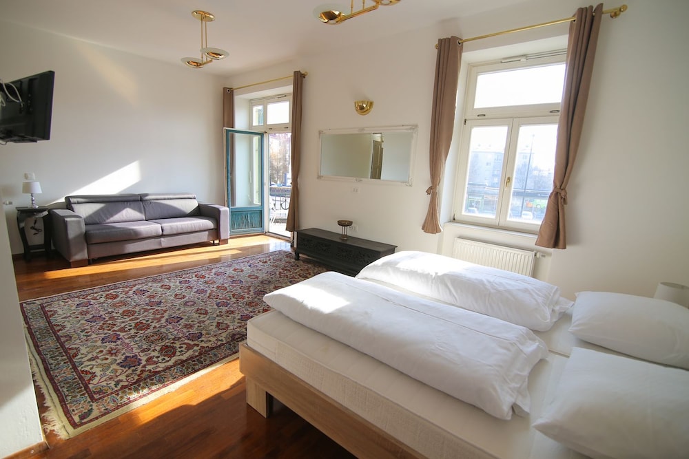 Quadruple Room, Non Smoking photo 2