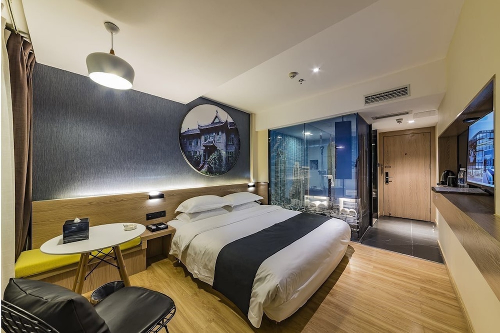 Business King Room