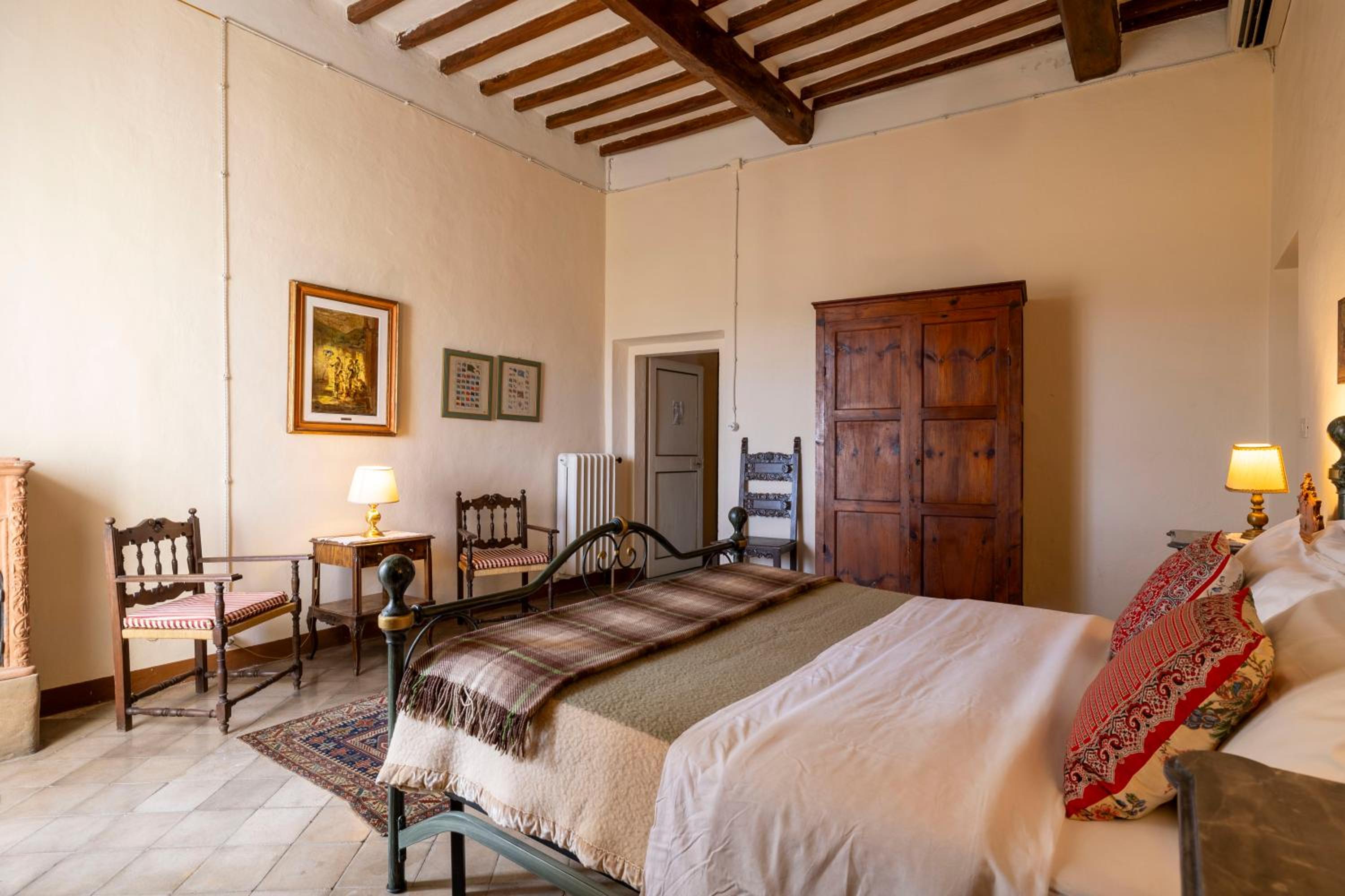 Large Double Room photo 1