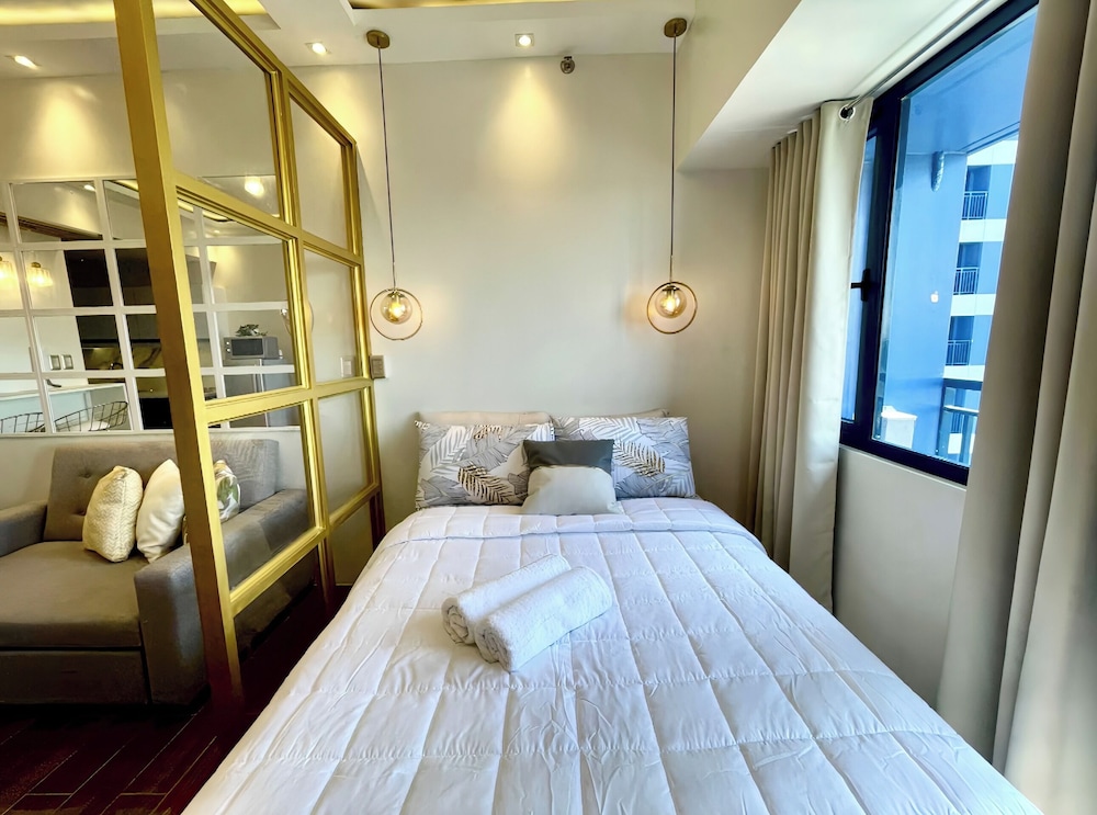 Luxury Apartment, Patio, City View photo 2