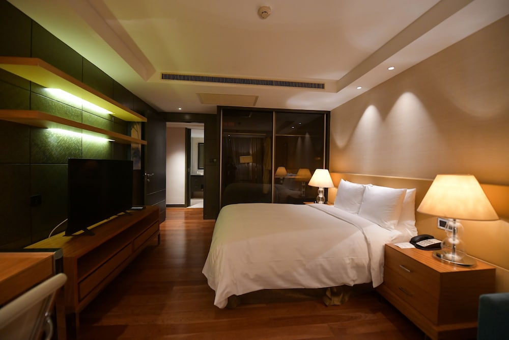 Apartment, 3 Bedrooms - Photo 39