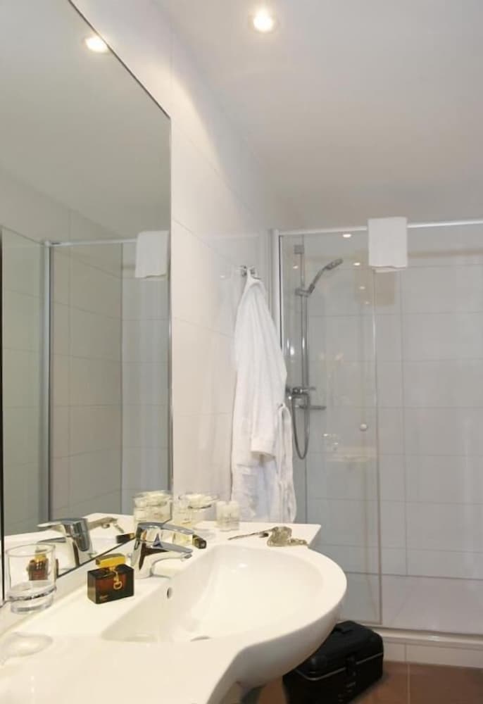 Standard Double Room - Photo 5