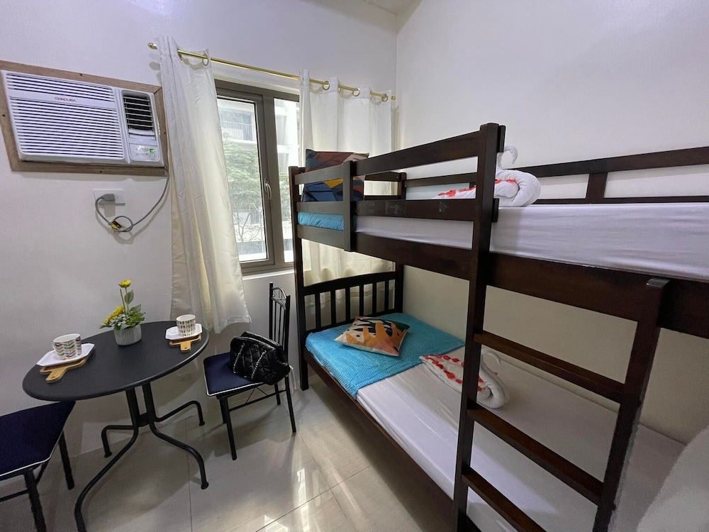 Family Room, Multiple Beds - Photo 13