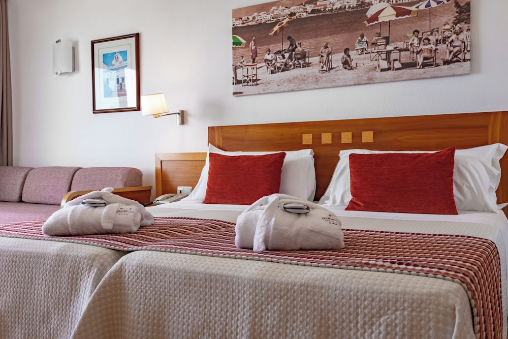 Superior Double Room, Balcony, Sea View (2 Adults + 1 Child) - Photo 2