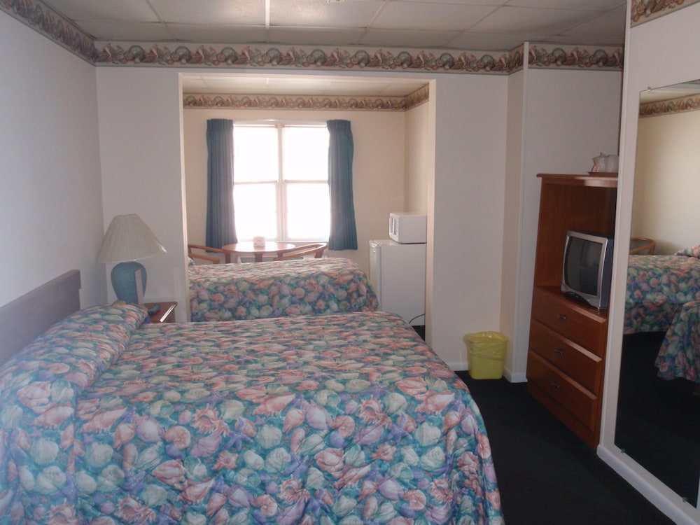 Room, 2 Queen Beds, Non Smoking, Ocean View photo 1