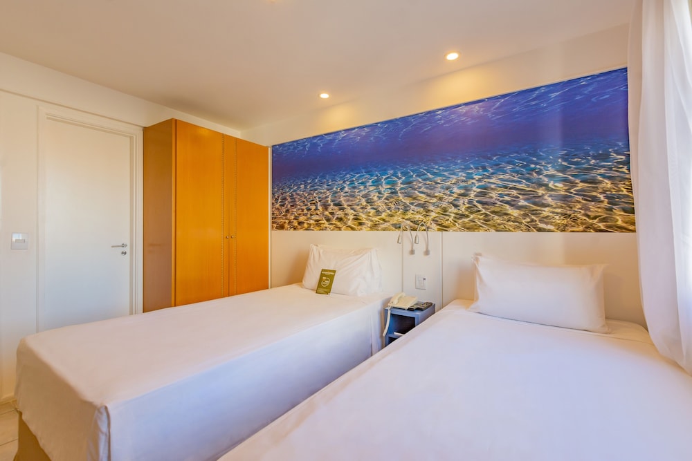 Standard Room, Multiple Beds (Twin) - Photo 2