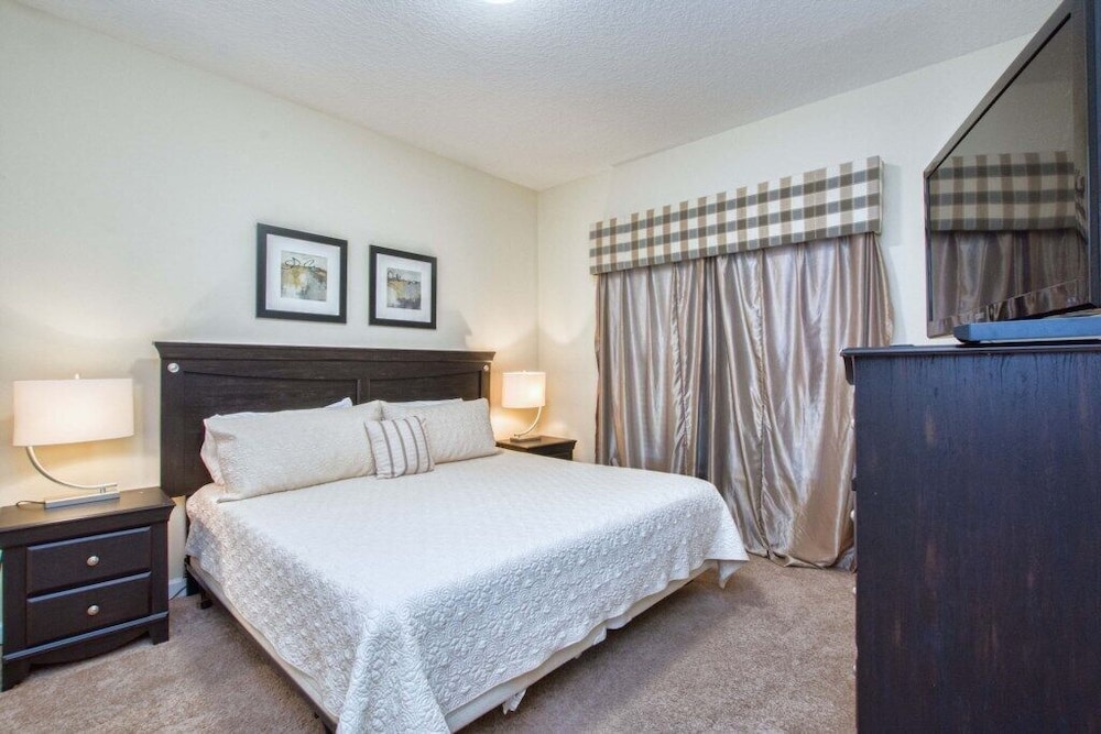 Townhome, 4 Bedrooms