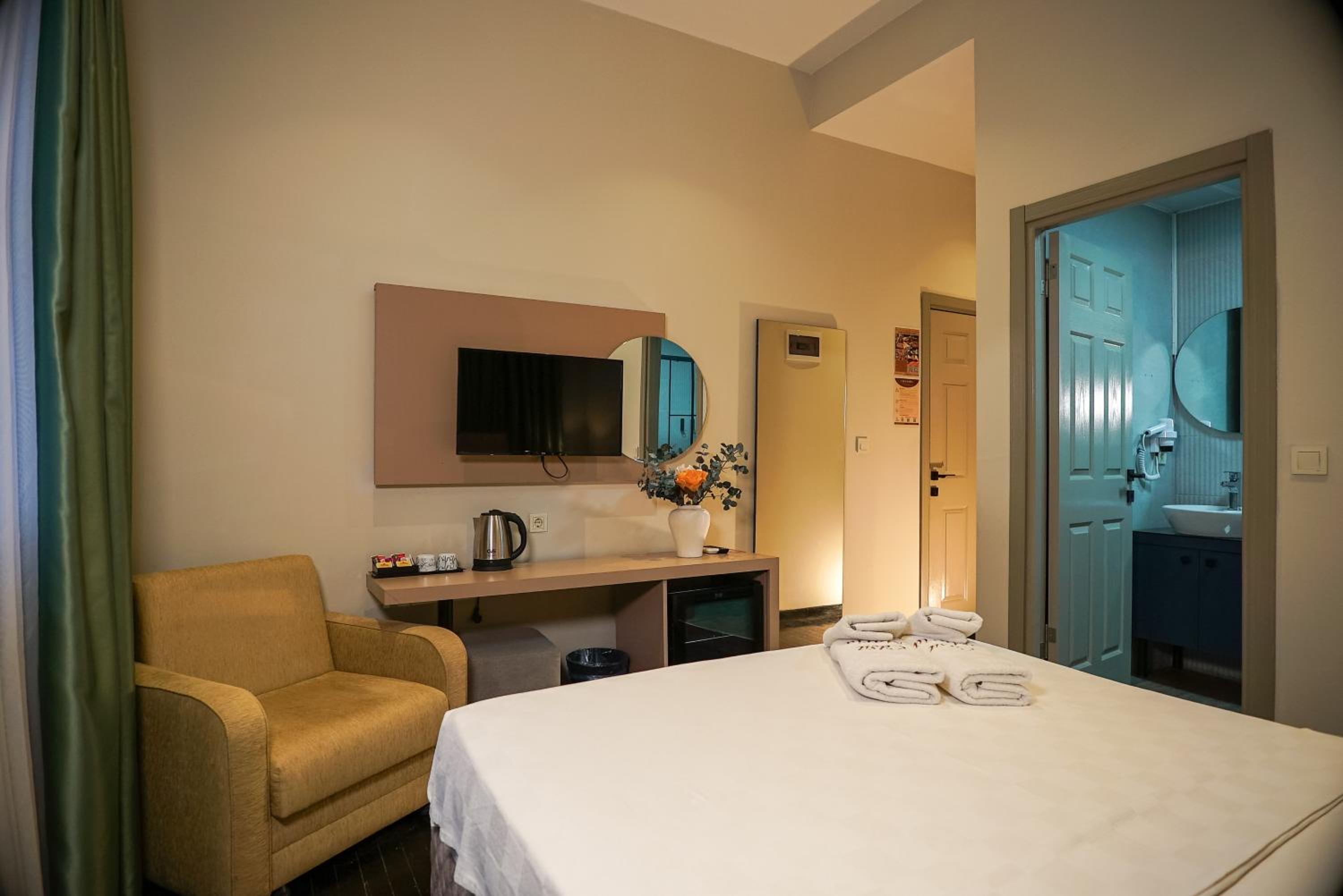 Large Double Room