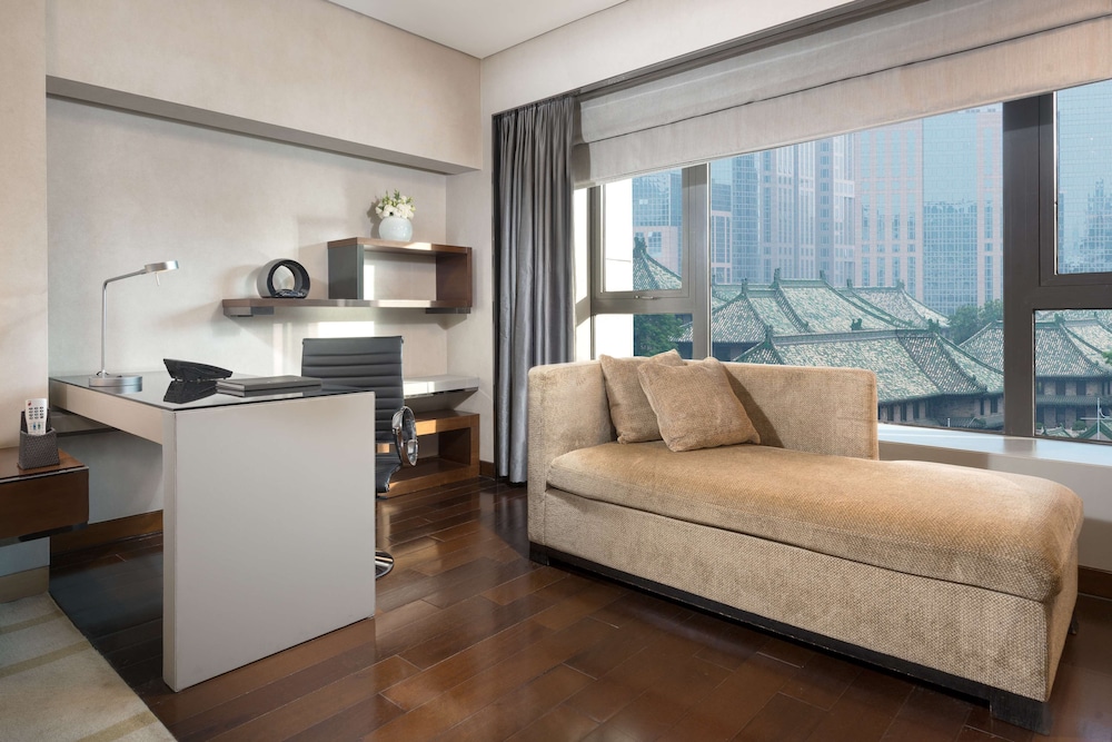 Deluxe Room - Photo 3