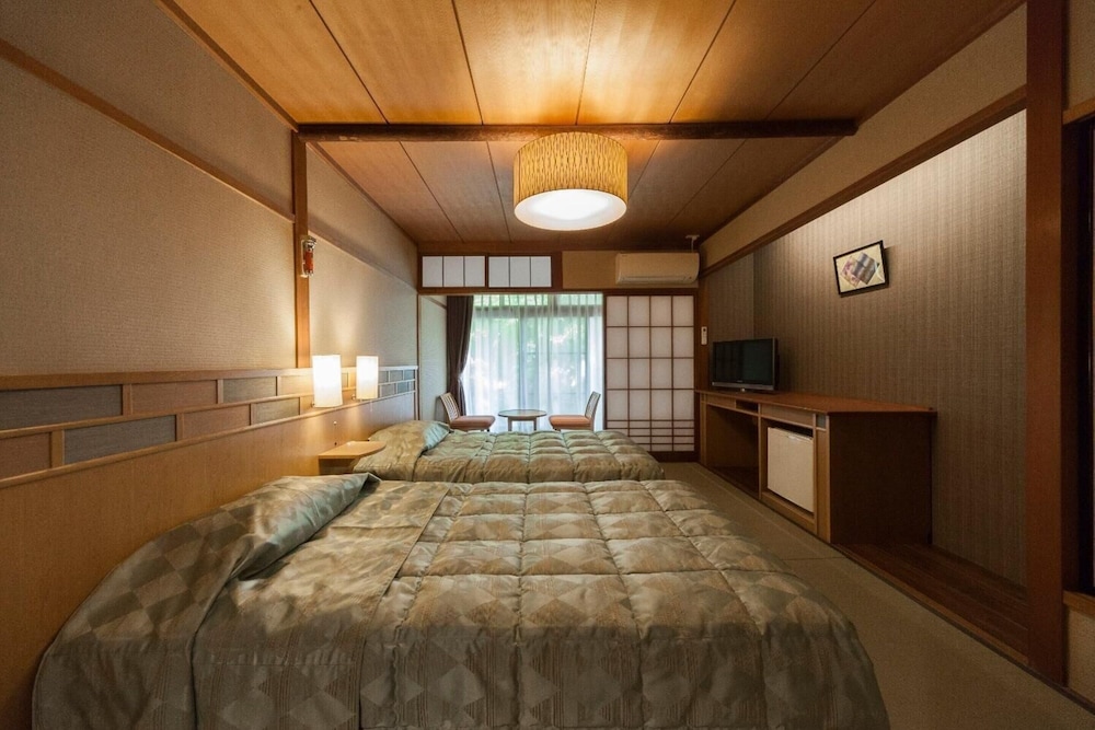 Japanese Style Room with 2 Single Beds