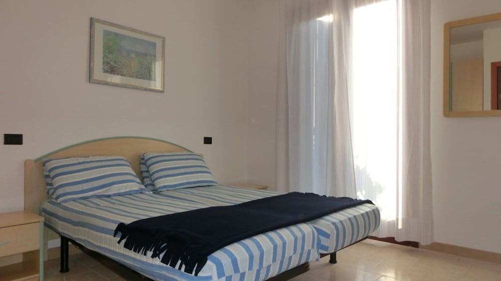 Apartment, 2 Bedrooms, Patio, Garden View photo 1
