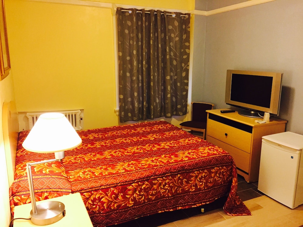 Standard Room, Shared Bathroom