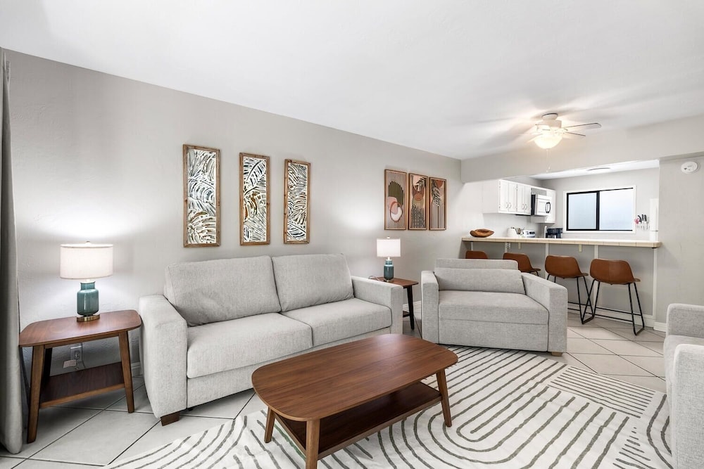 Condo, 2 Bedrooms