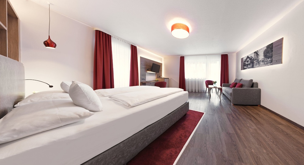 Junior Suite, Non Smoking - Photo 3