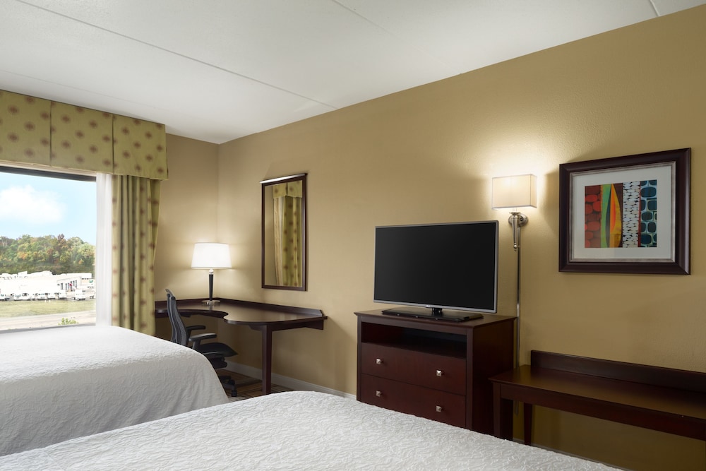 Room, 2 Queen Beds, Accessible, Non Smoking - Photo 1