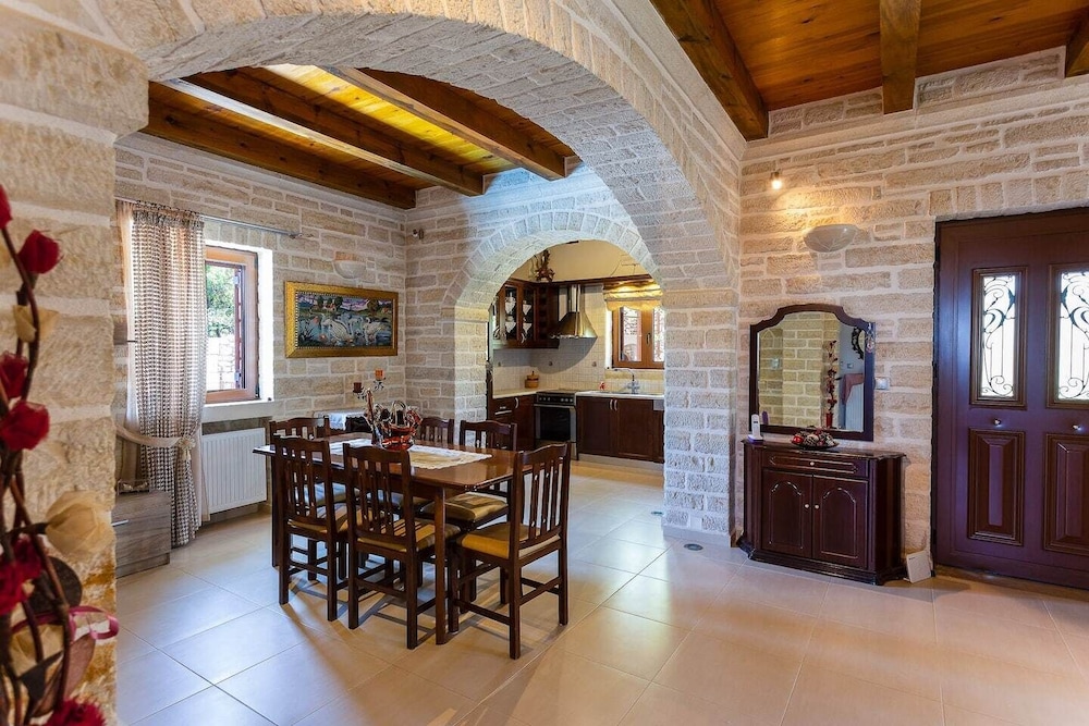 Villa, 5 Bedrooms, Non Smoking, Private Pool photo 2