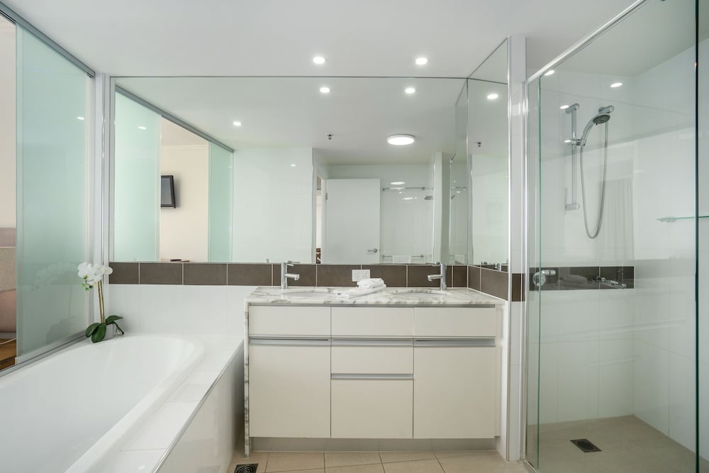 Apartment, 2 Bedrooms, Beach View - Photo 8