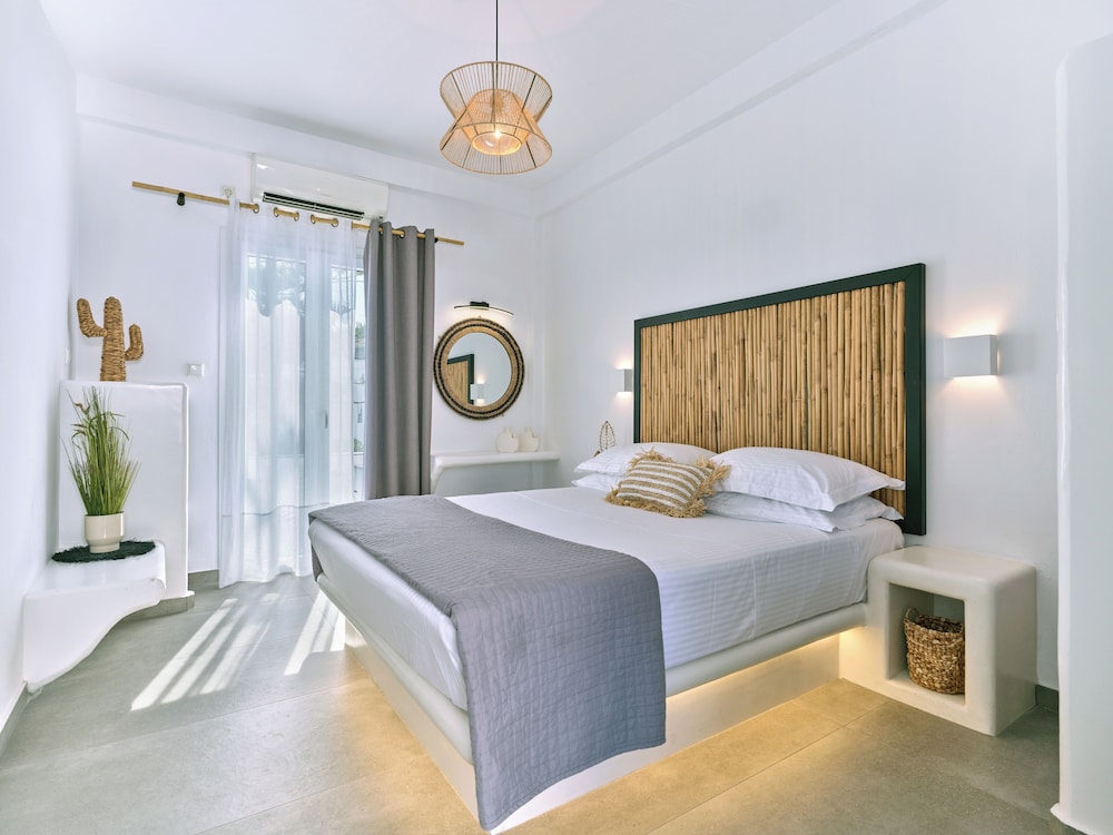Deluxe Double Room, 1 Bedroom, Partial Sea View - Photo 17