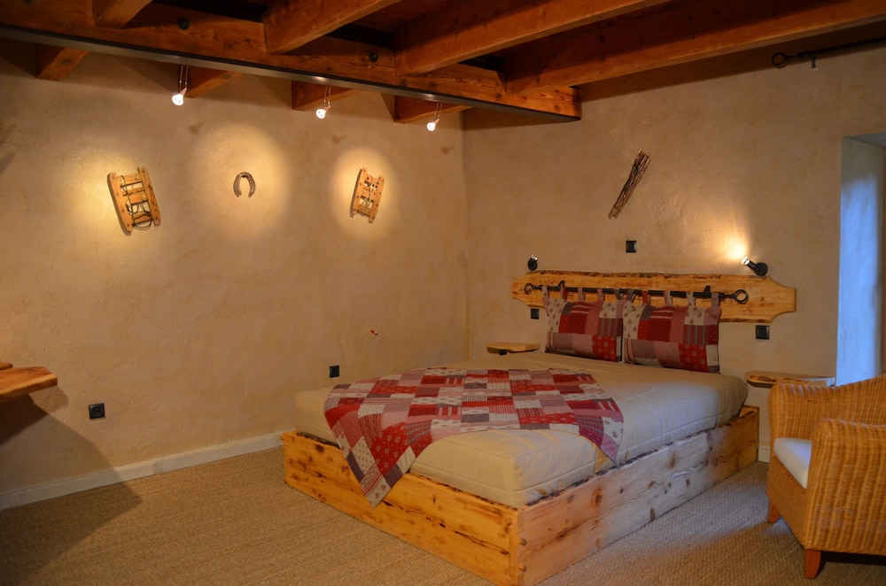 Double Room (Riou)
