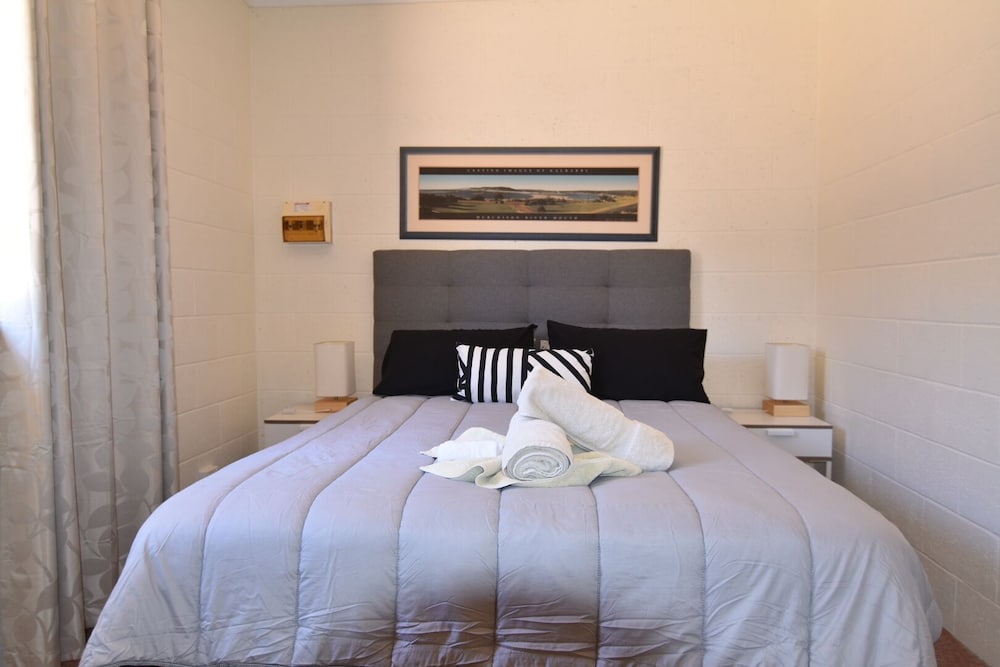 Ground Floor Unit photo 2