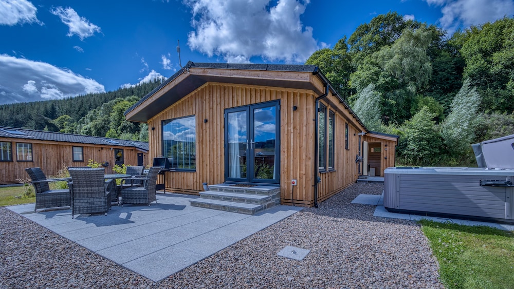 Sybilla, sleep 6, sauna, hot tub, pet friendly photo 1