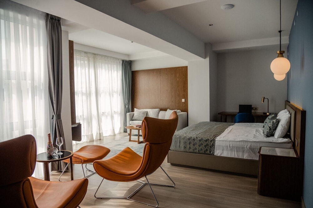 Deluxe Double or Twin Room, Lake View