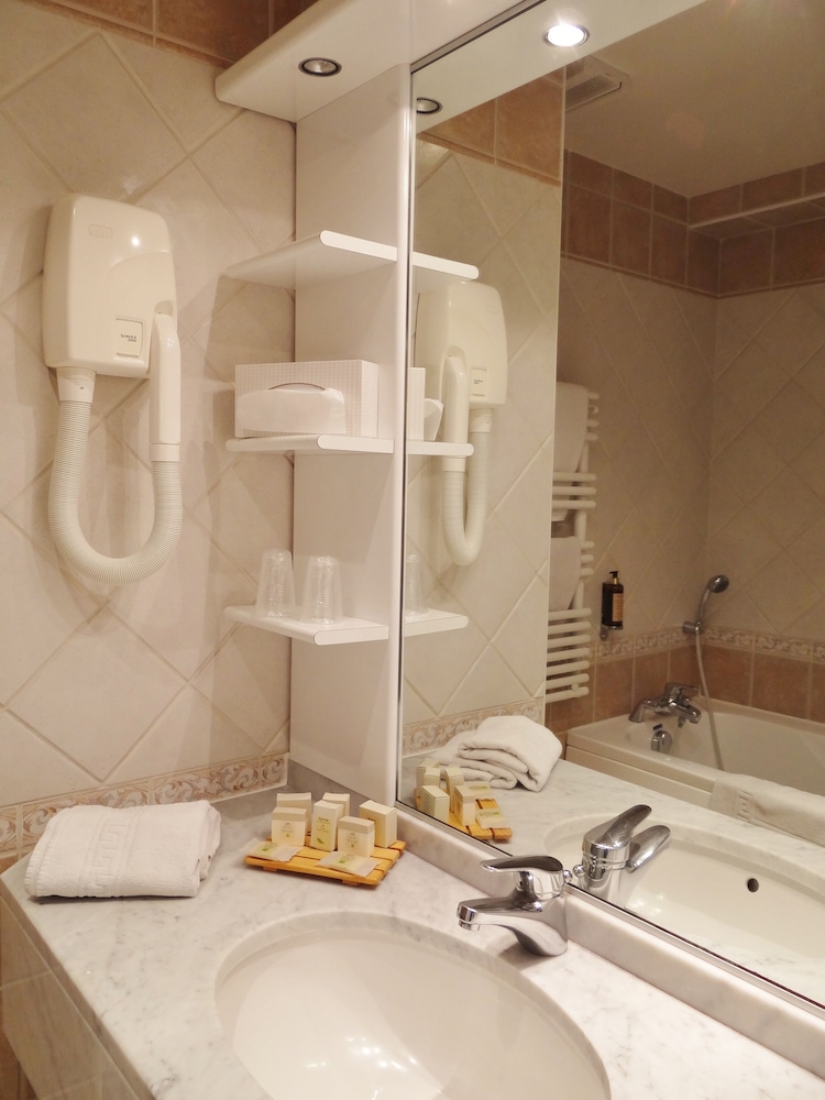Superior Room - Photo 7