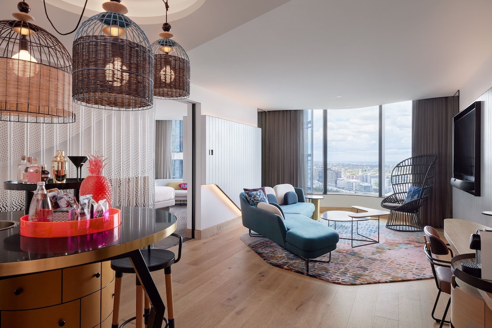 Fantastic Suite, 1 Bedroom Suite, River View, High Floor thumbnail 5
