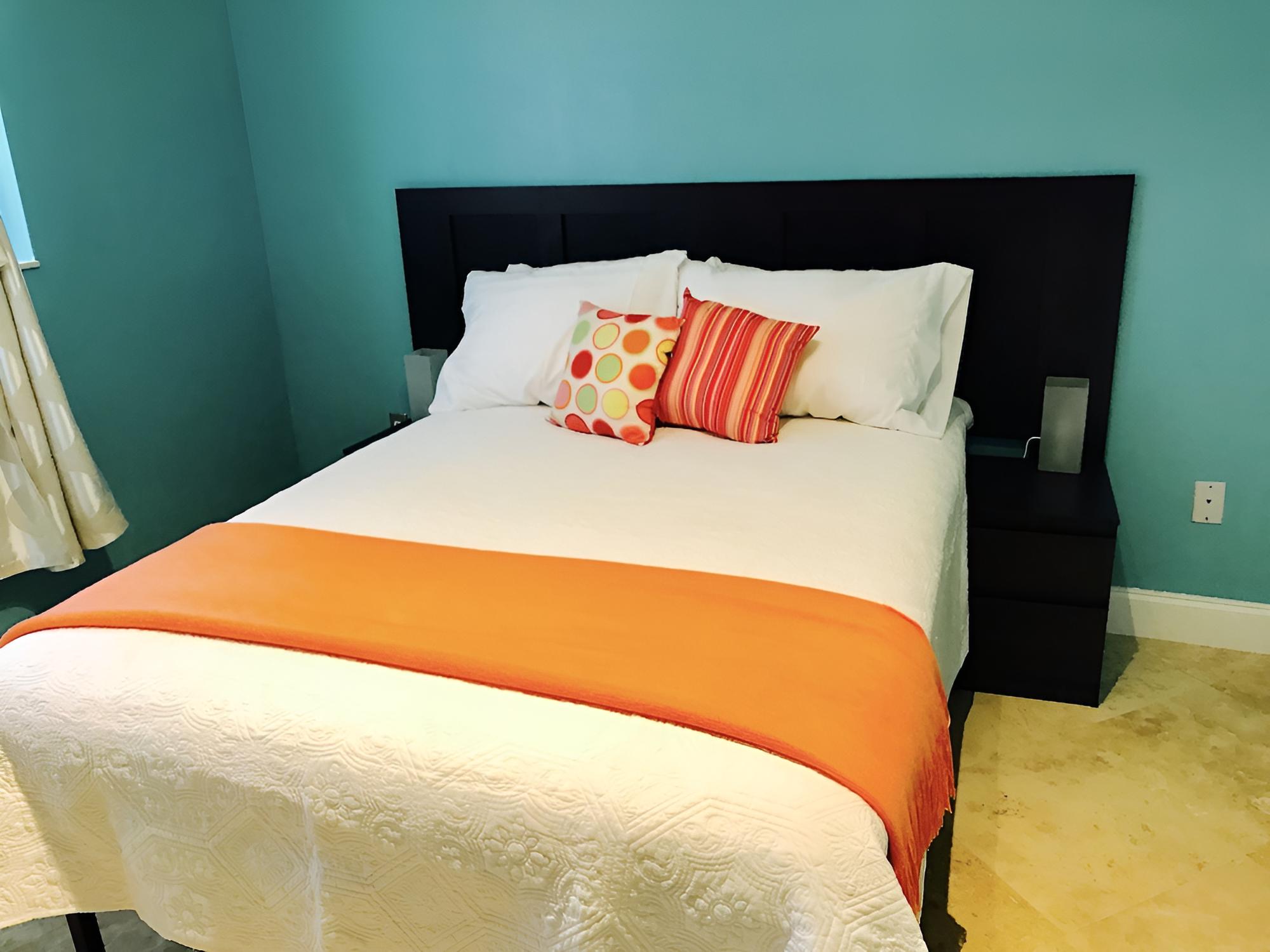 Junior Room, 1 Queen Bed, Pool View photo 2