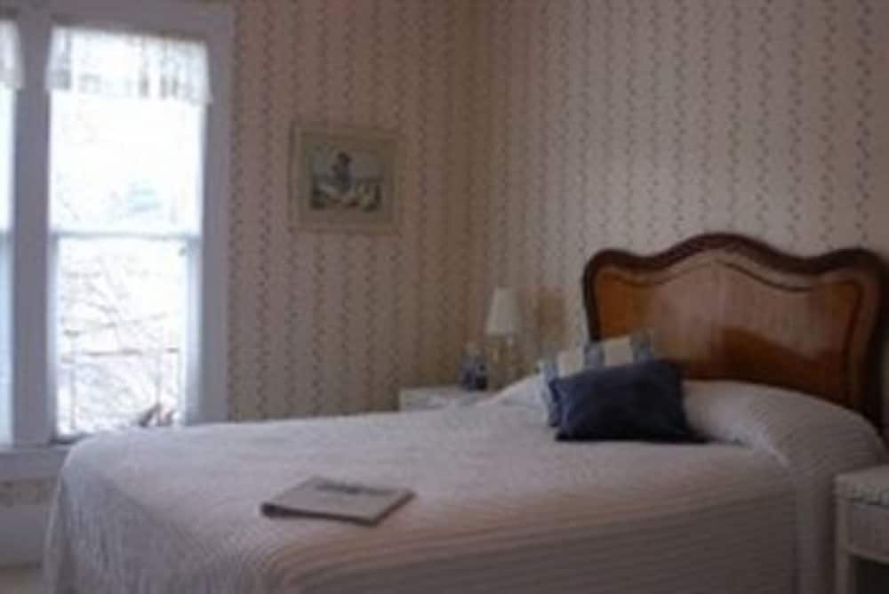 Room (The blue room) photo 1