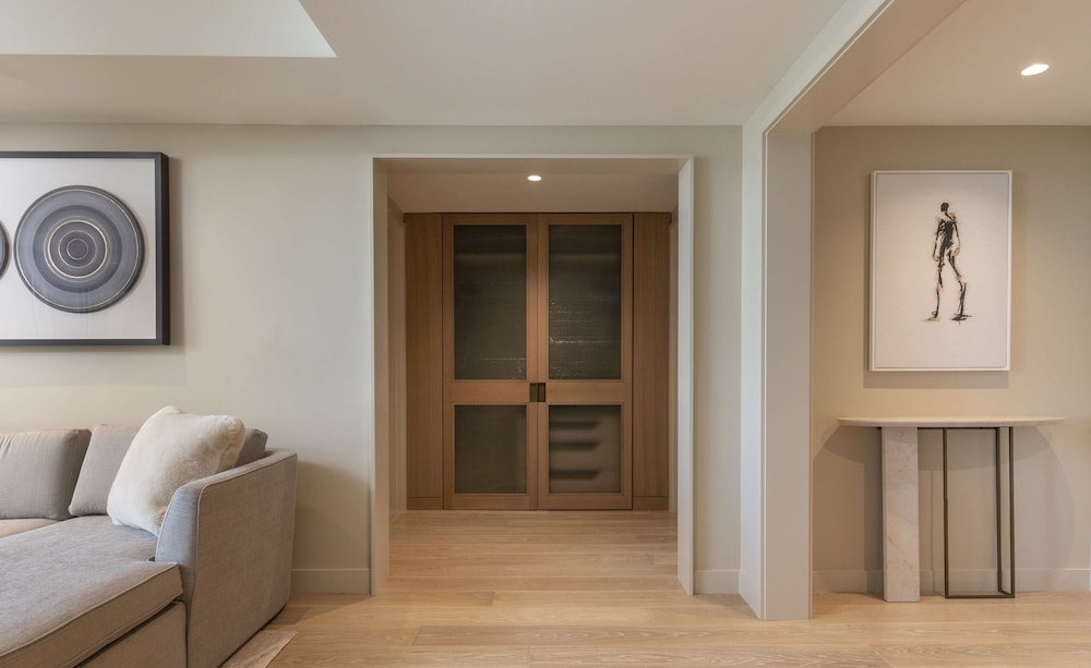 Park, Suite - Photo 4