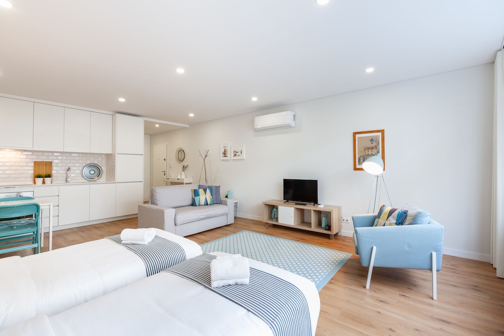 Studio, 1 Double Bed with Sofa bed (2)