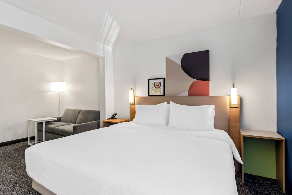 Room, 1 King Bed with Sofa bed, Accessible (Hearing) photo 2