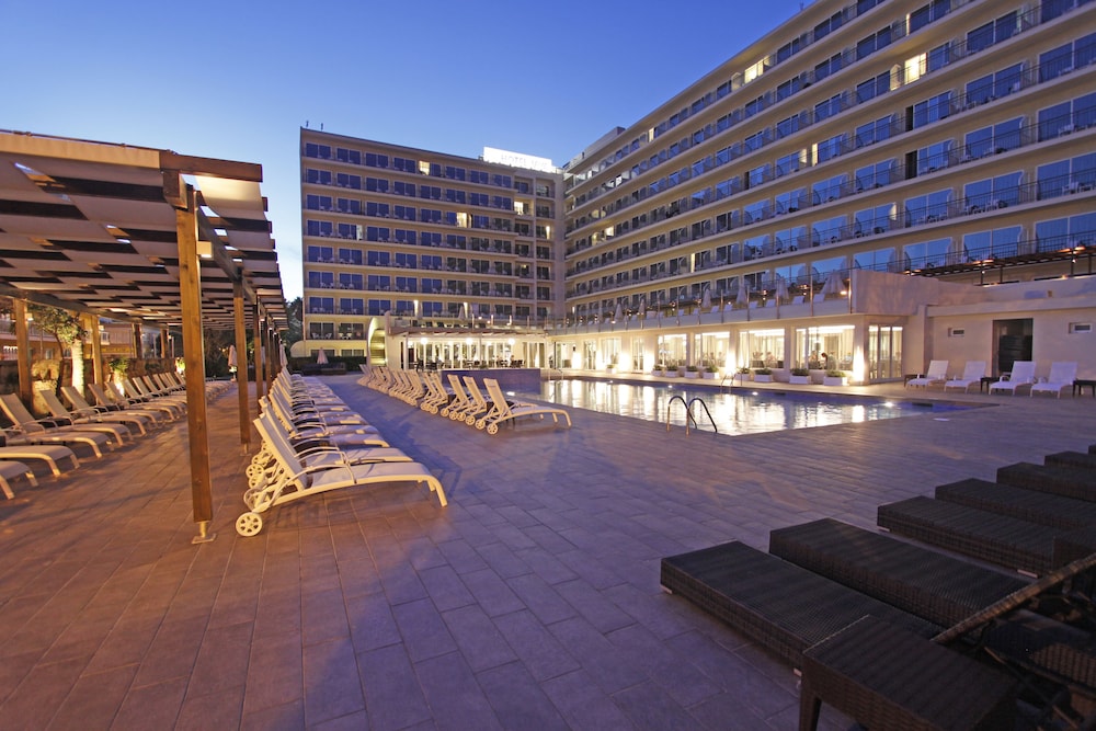 Standard Double or Twin Room, Balcony - Photo 3