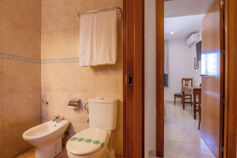 Triple Room, Garden View - Photo 11
