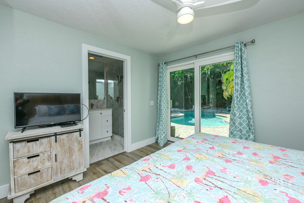 Classic Bungalow, 3 Bedrooms, Private Pool photo 1