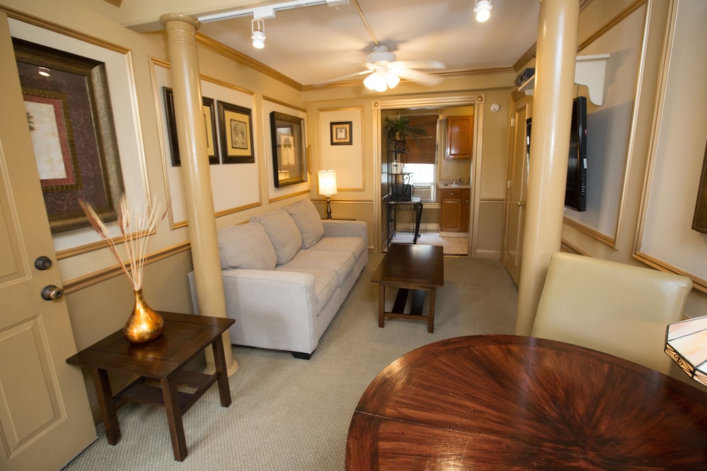 Apartment, 1 Bedroom, Private Bathroom (One Bedroom Apartment) photo 2