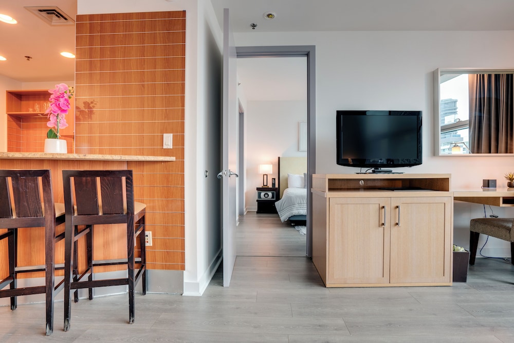Family Condo, City View photo 3