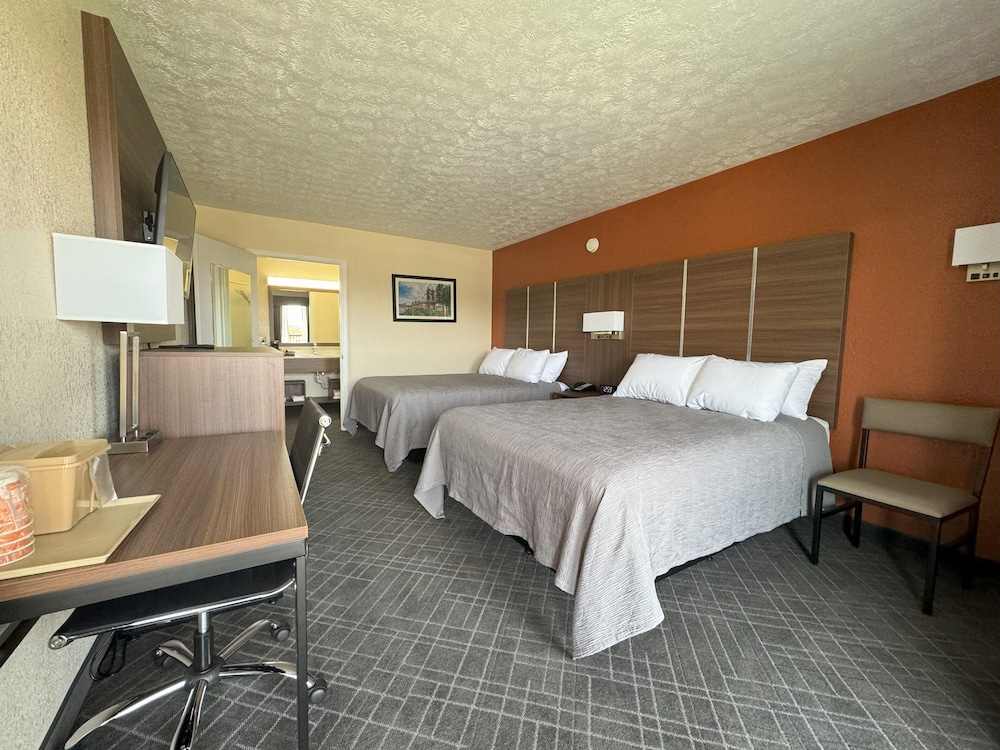 Standard Room, 2 Queen Beds, Non Smoking - Photo 3