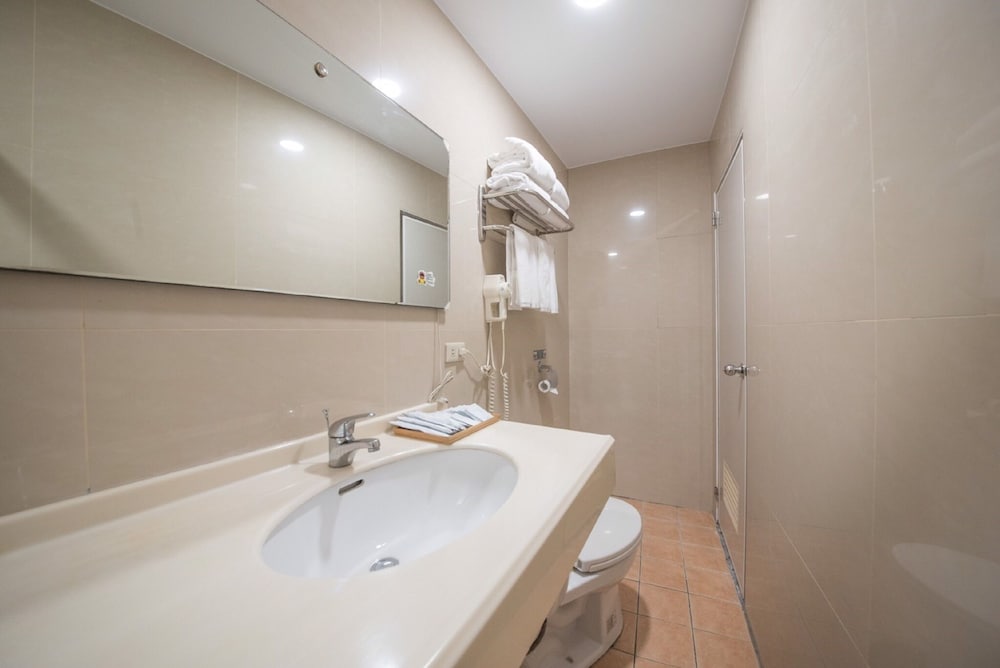 Standard Double or Twin Room, Non Smoking photo 3